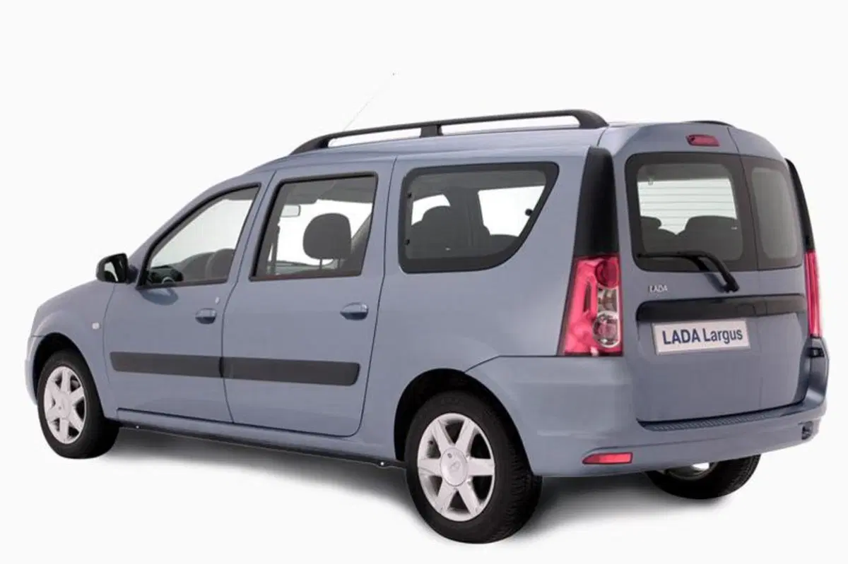 Lada Largus: la Dacia Logan russa (3)