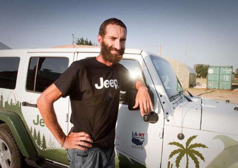 Alex Bellini conclude la &ldquo;Los Angeles-New York Footrace 2011&rdquo; con il supporto di Jeep