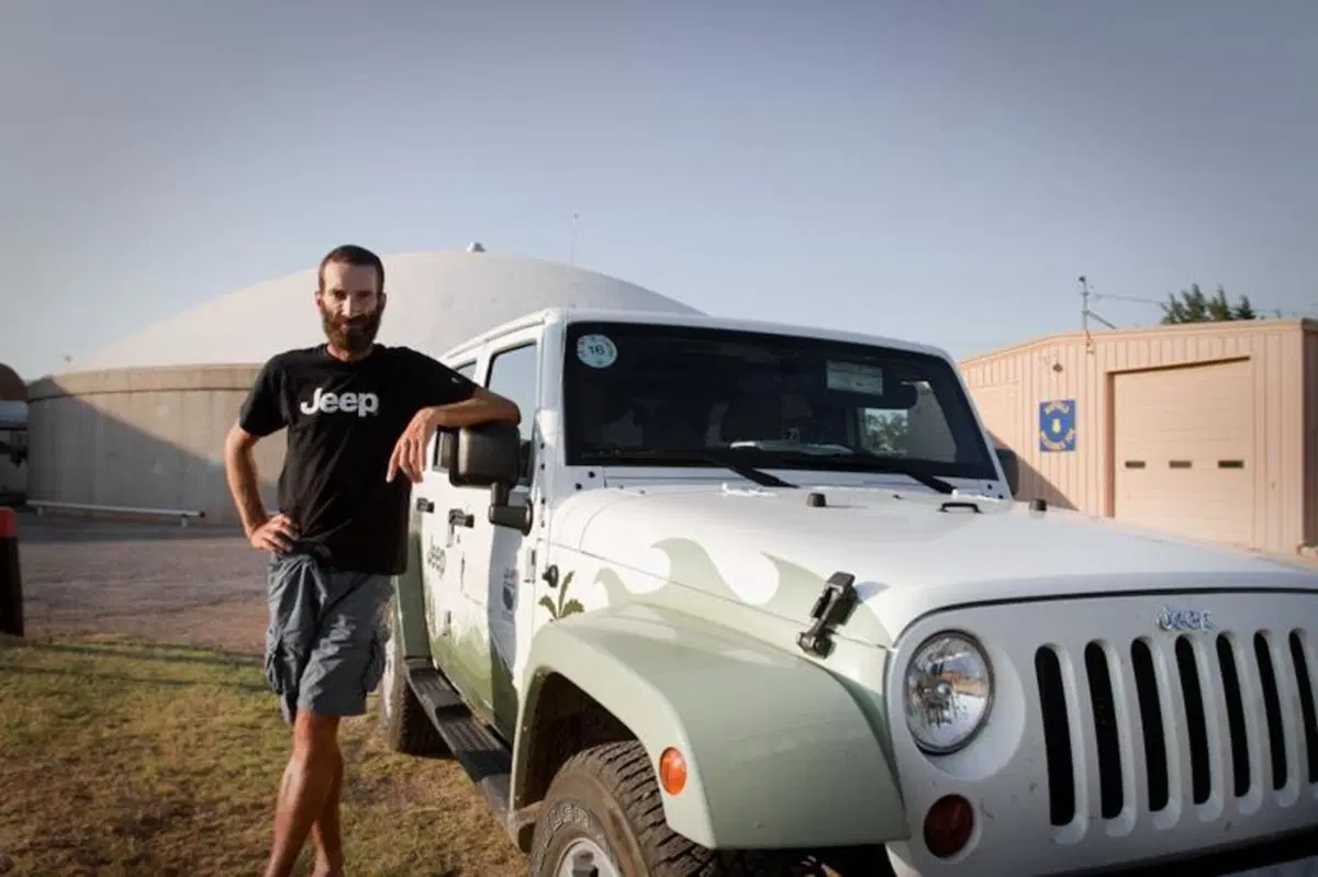 Alex Bellini conclude la “Los Angeles-New York Footrace 2011” con il supporto di Jeep (4)