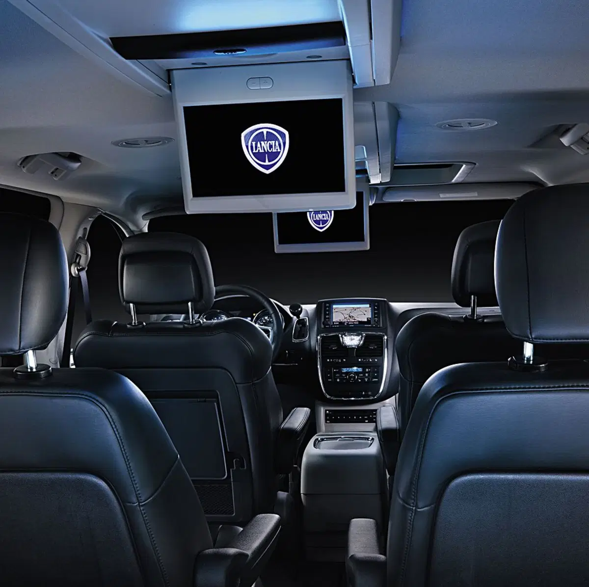 Nuova Lancia Voyager (5)