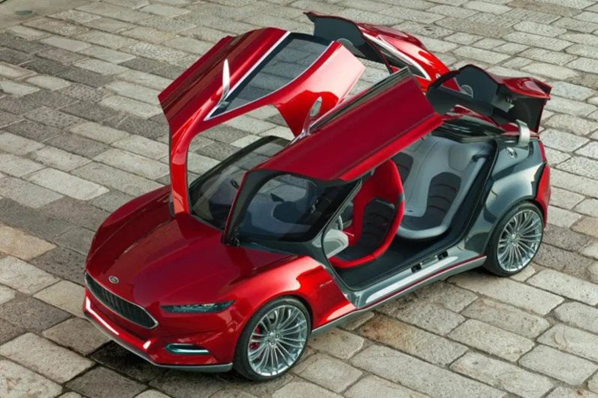 Ford Evos Concept: più forma, meno linee (6)