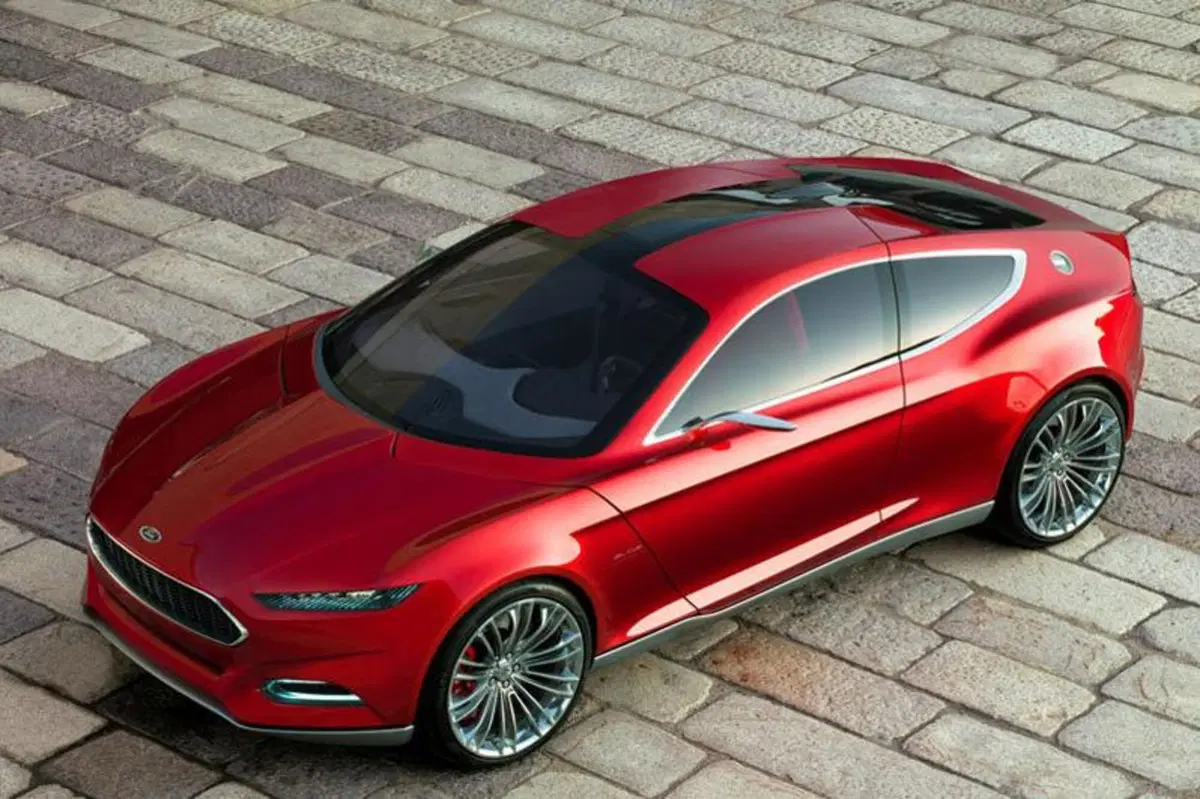 Ford Evos Concept: più forma, meno linee (13)