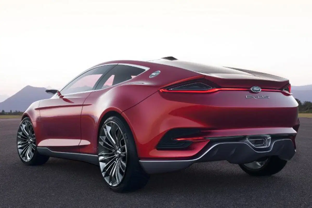 Ford Evos Concept: più forma, meno linee (14)