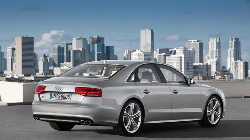 Audi: nuova S8 in anteprima a Francoforte