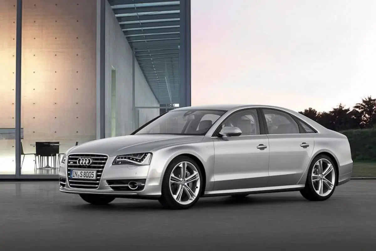 Audi: nuova S8 in anteprima a Francoforte (5)