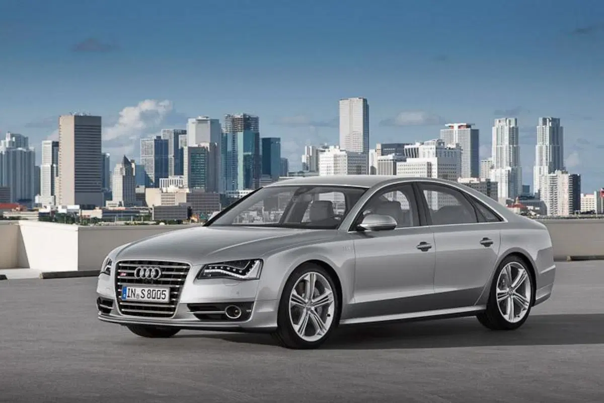 Audi: nuova S8 in anteprima a Francoforte (6)