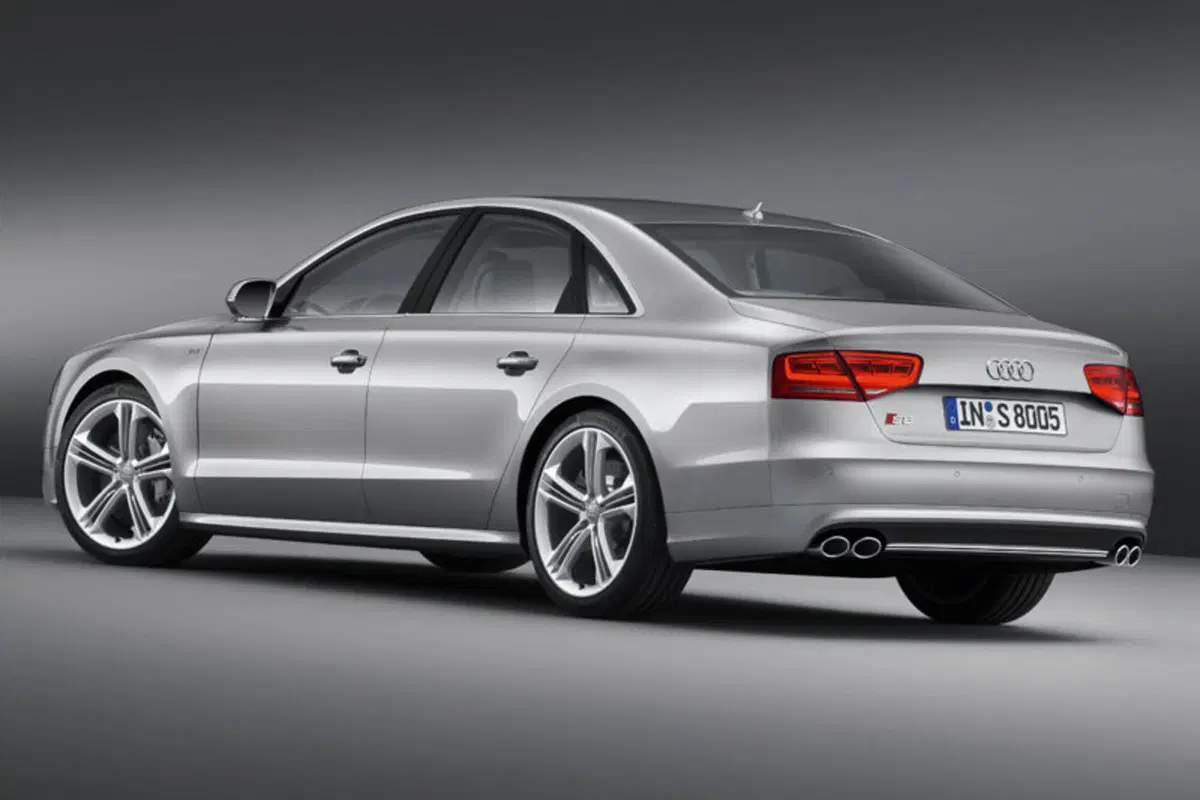 Audi: nuova S8 in anteprima a Francoforte (8)