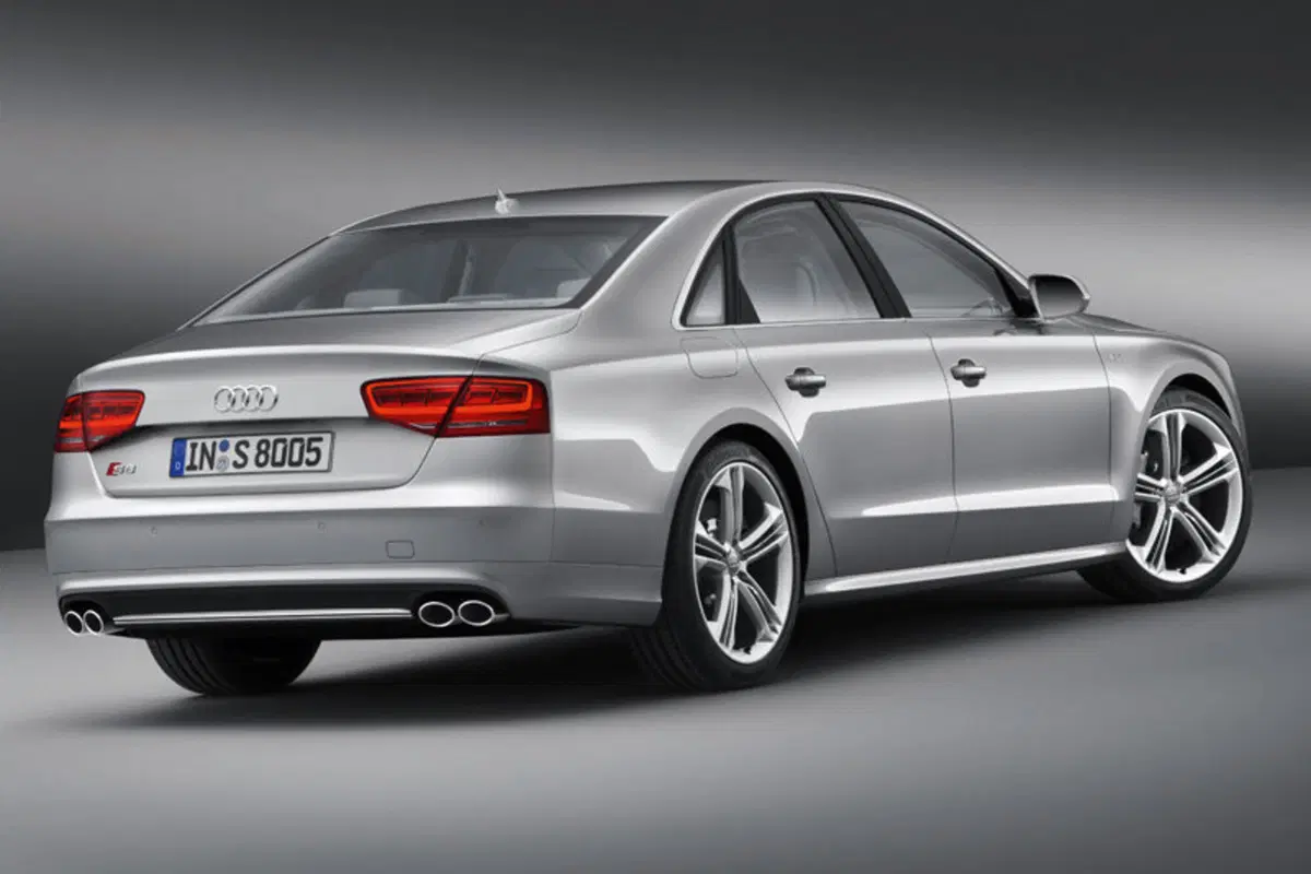 Audi: nuova S8 in anteprima a Francoforte (9)