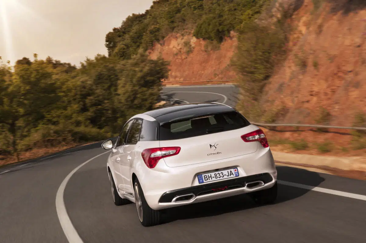 Citroen DS5: nuove foto ufficiali in vista del debutto (6)