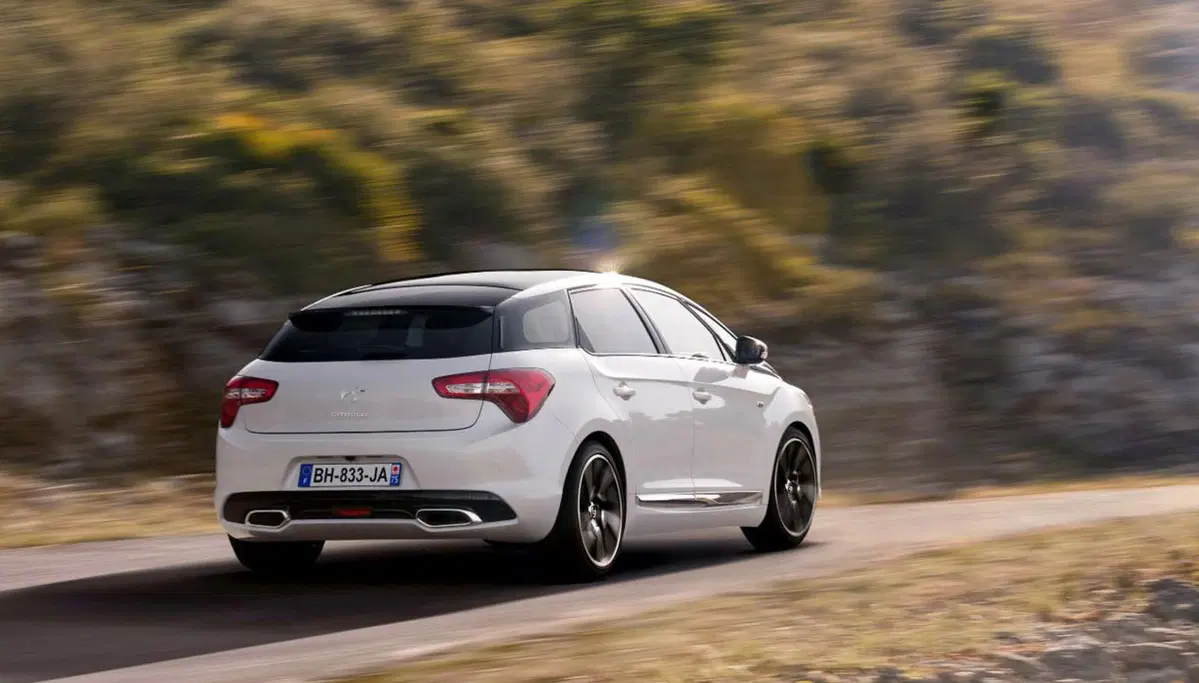Citroen DS5: nuove foto ufficiali in vista del debutto (7)