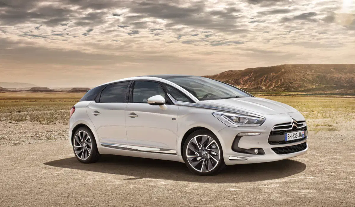 Citroen DS5: nuove foto ufficiali in vista del debutto (9)
