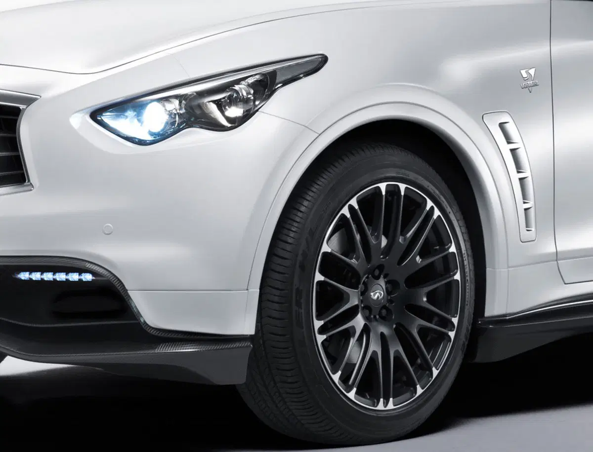 Infiniti FX Sebastian Vettel (3)