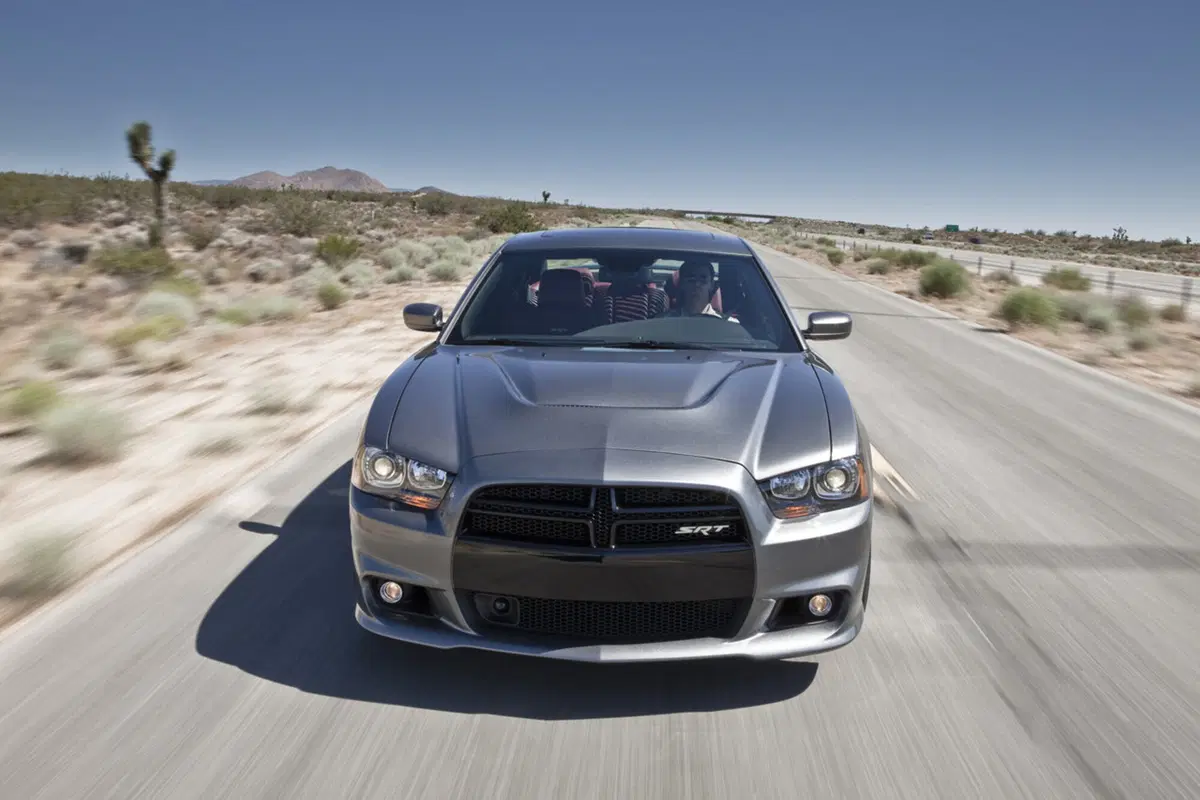 Dodge Charger SRT8 2012 (2)