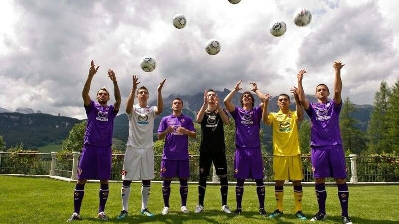 Mazda conferma la partnership con la ACF Fiorentina creando i &ldquo;Fiorentina Corner&rdquo;