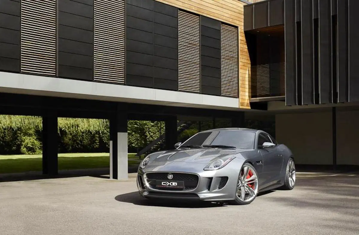 Jaguar C-X16: ecco la Concept Car di Francoforte 2011 (8)