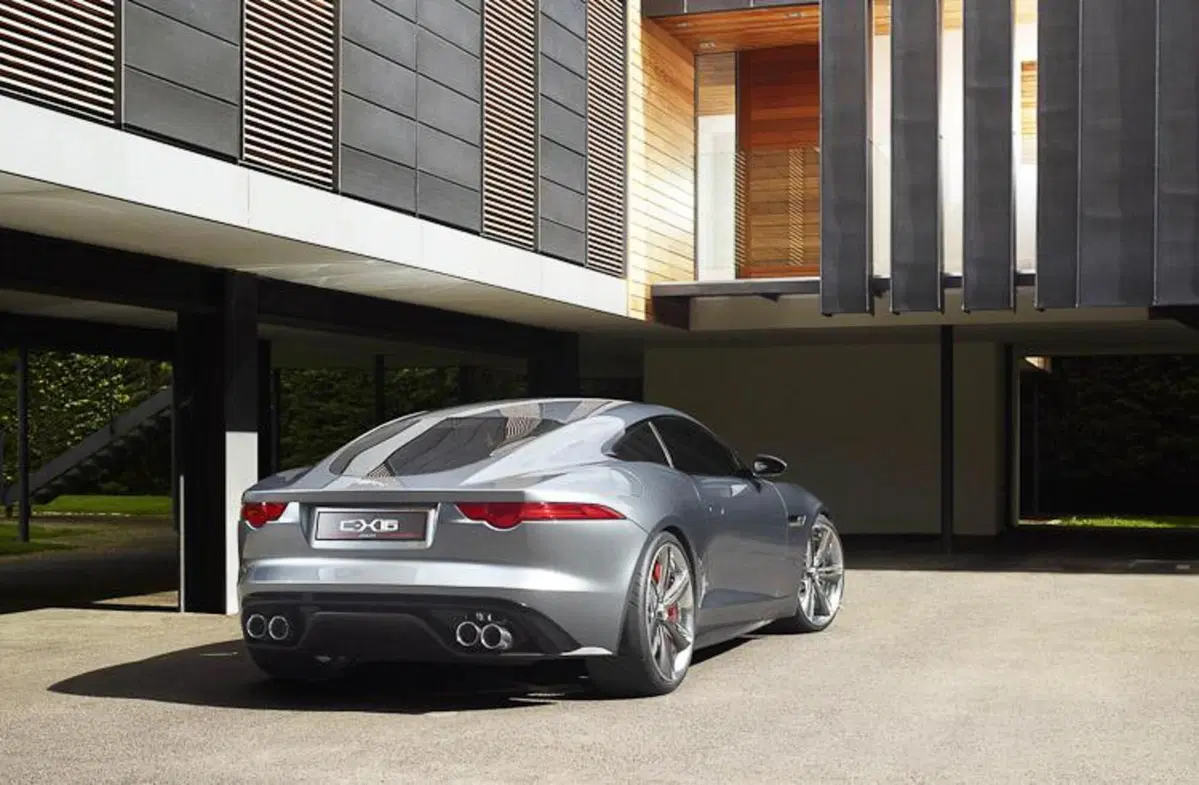 Jaguar C-X16: ecco la Concept Car di Francoforte 2011 (9)