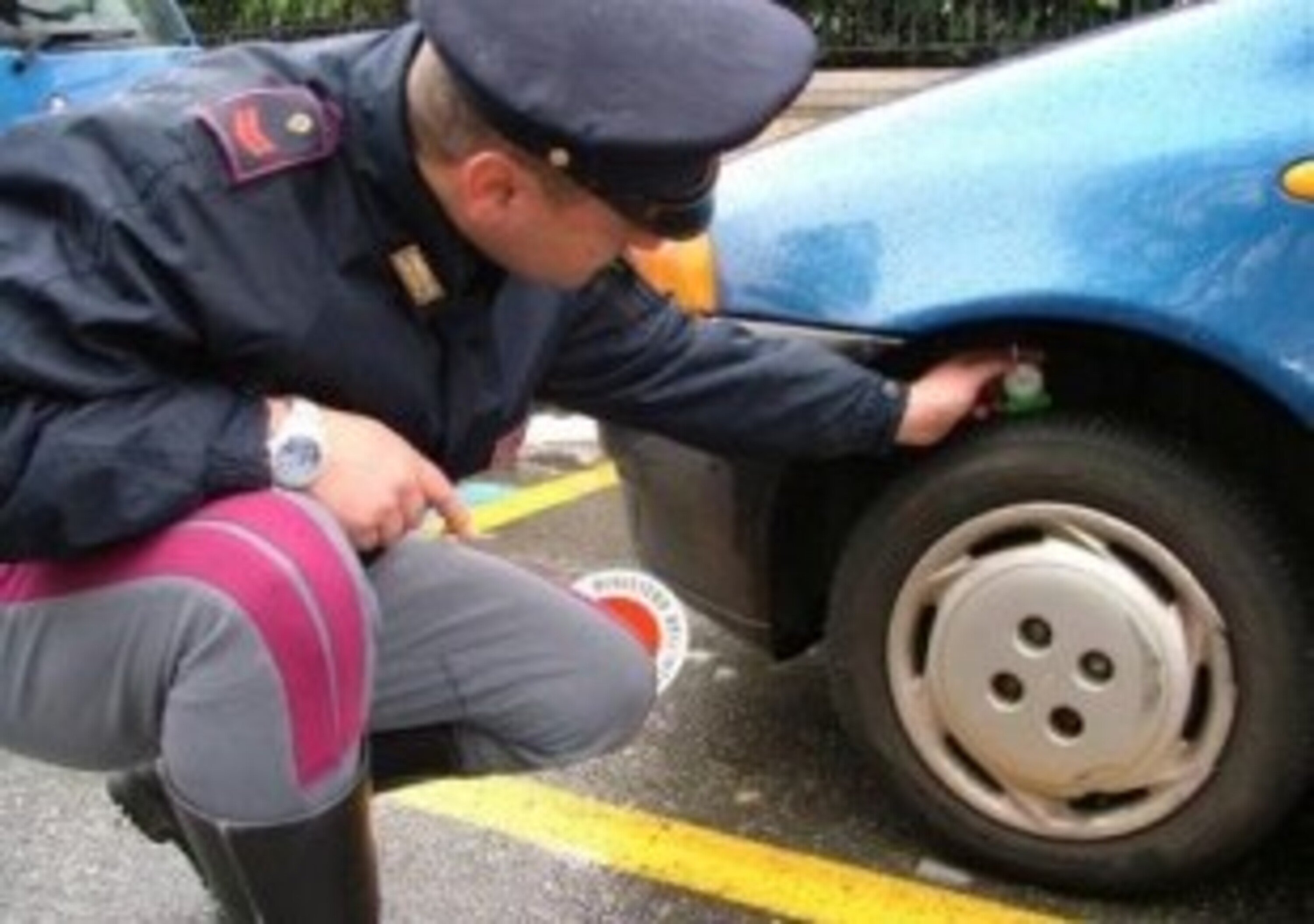 Multe: pneumatici non omologati rischiano fino a 3.119 Euro di multa
