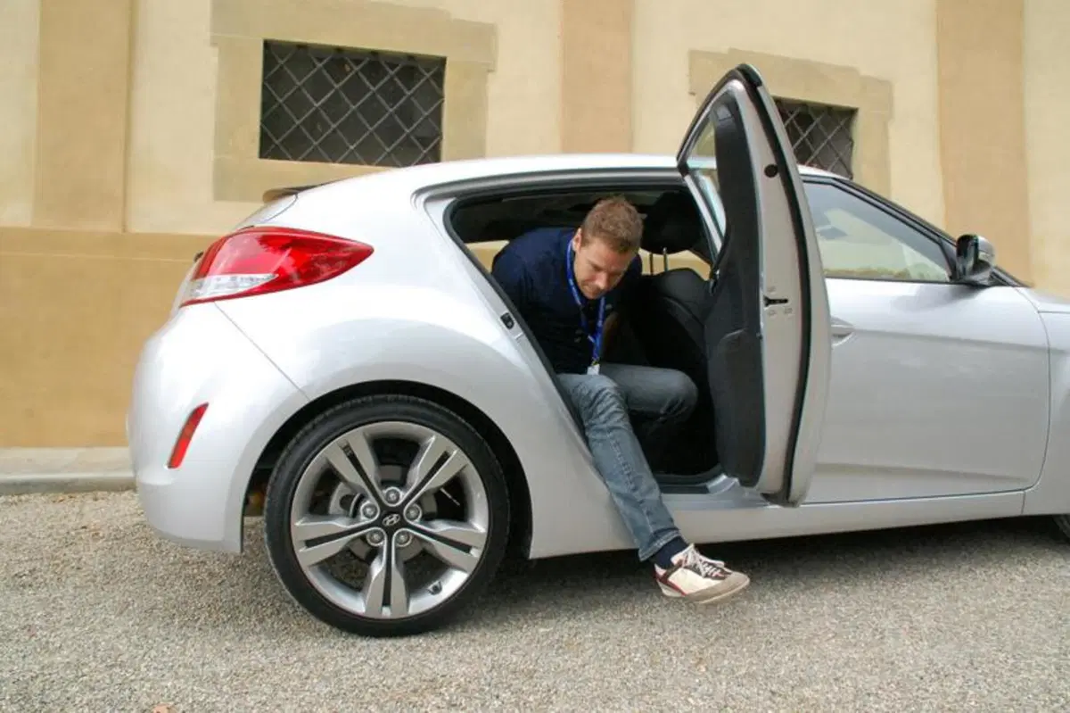 Hyundai Veloster (8)