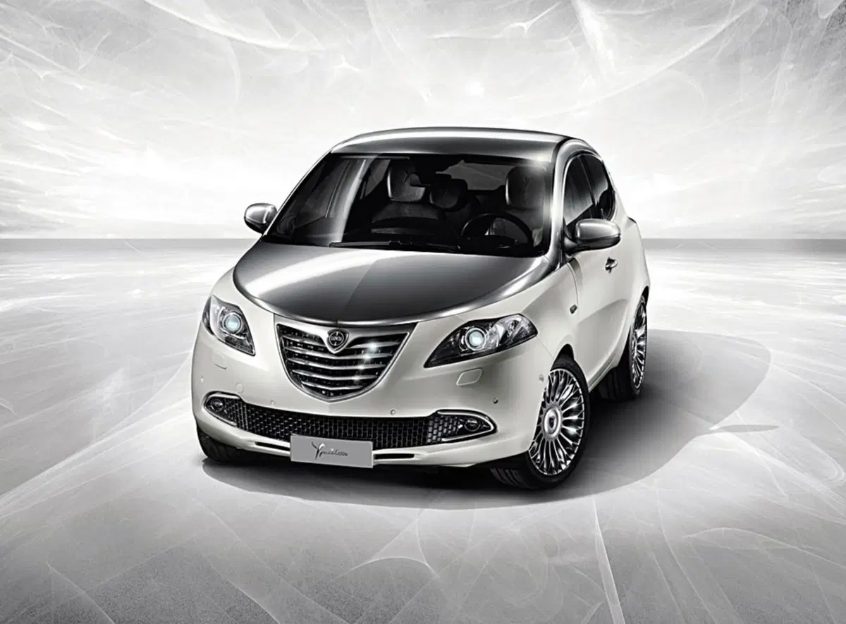 Lancia Ypsilon Diamond (2)
