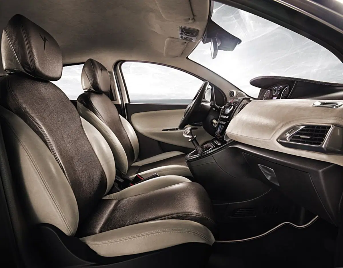 Lancia Ypsilon Diamond (4)