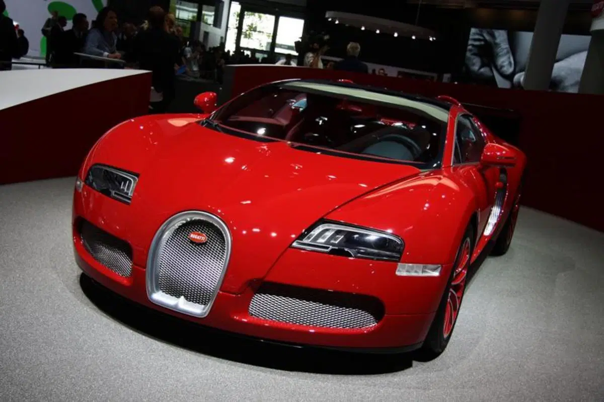 Bugatti al Salone di Francoforte: tutte le foto (12)
