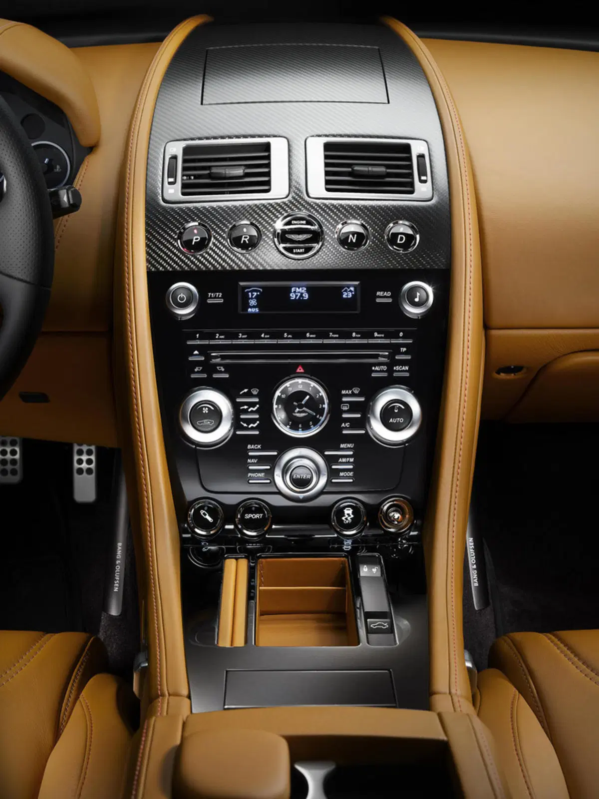 Aston Martin DBS Carbon Edition (6)