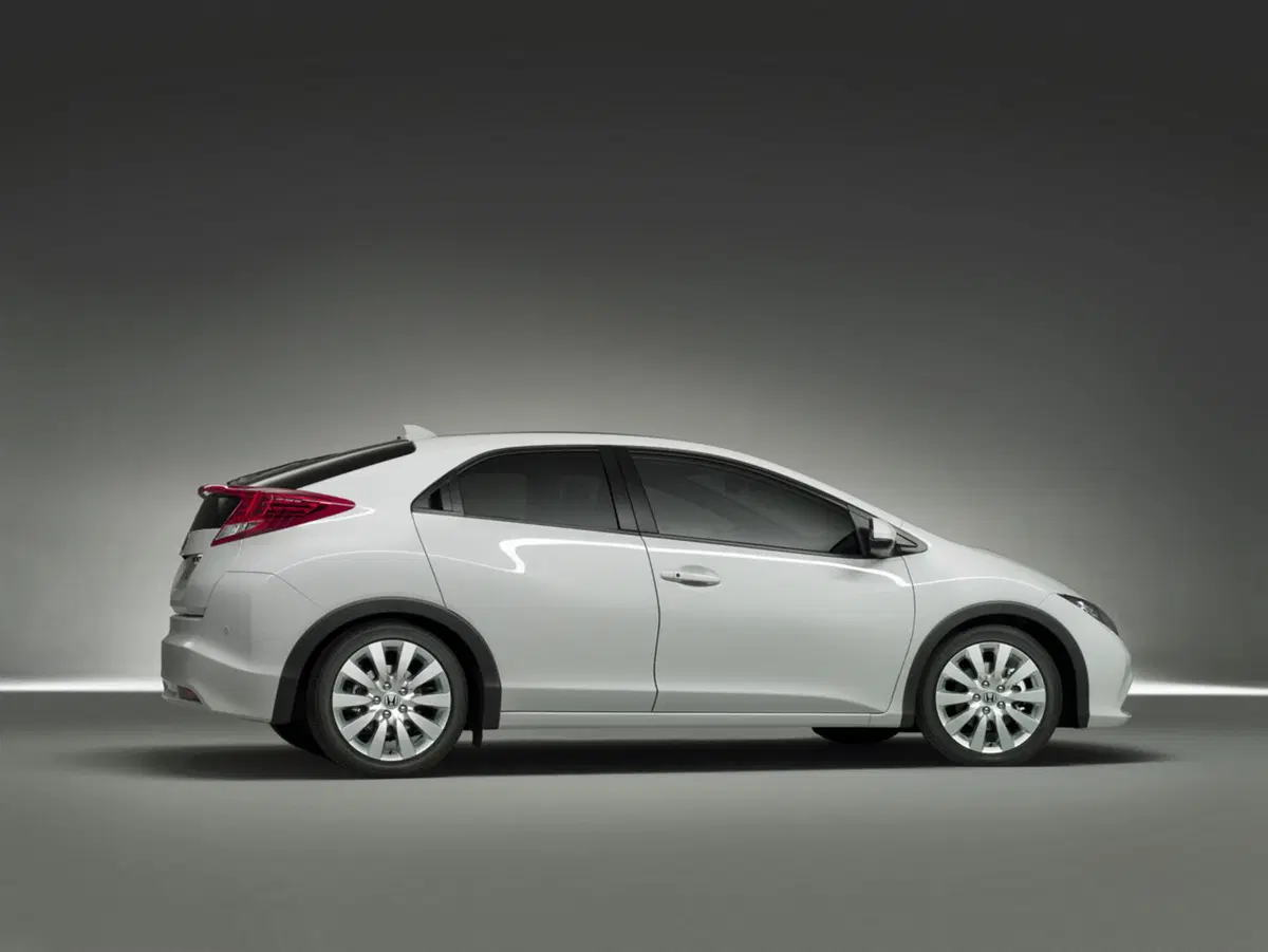 Nuova Honda Civic: prime immagini ufficiali della versione definitiva (2)