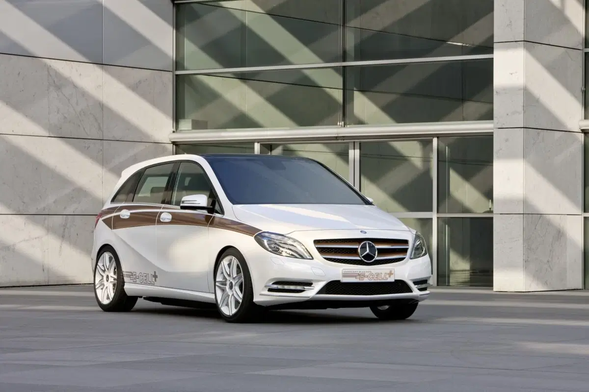 Mercedes Classe B E-Cell Plus Concept (2)