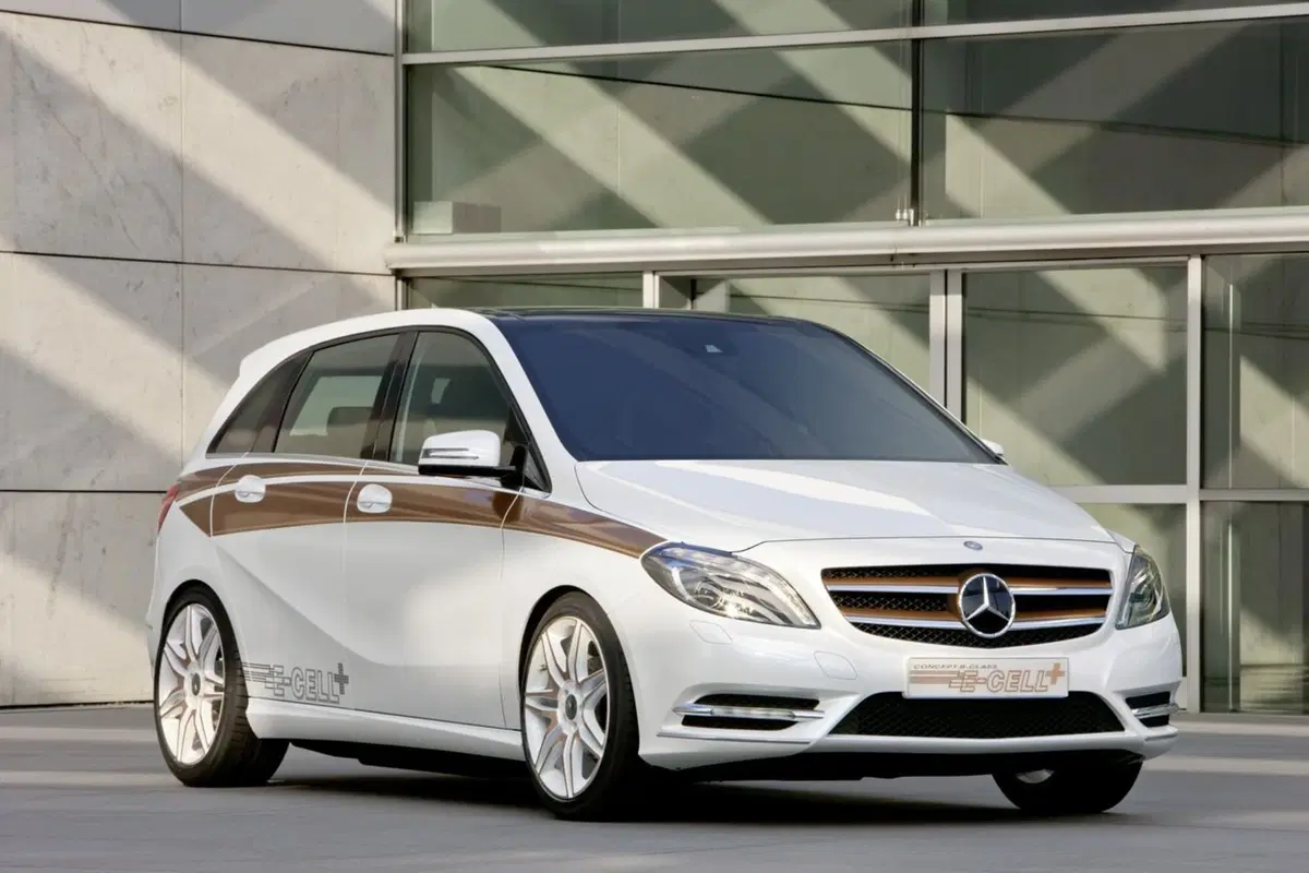 Mercedes Classe B E-Cell Plus Concept (4)