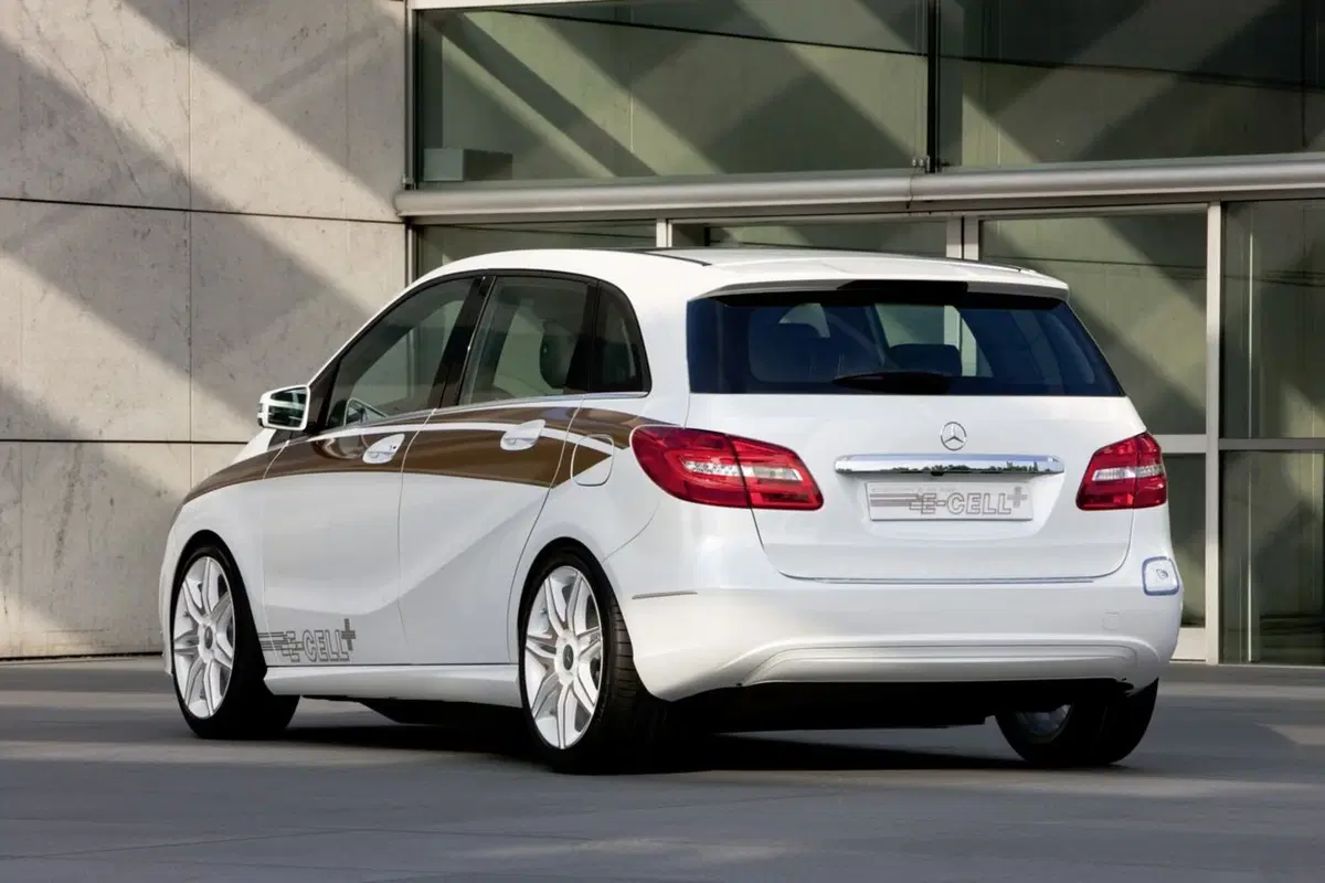 Mercedes Classe B E-Cell Plus Concept (7)