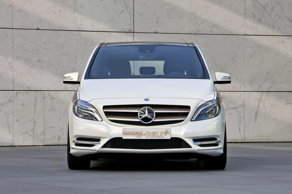 Mercedes Classe B E-Cell Plus Concept (10)