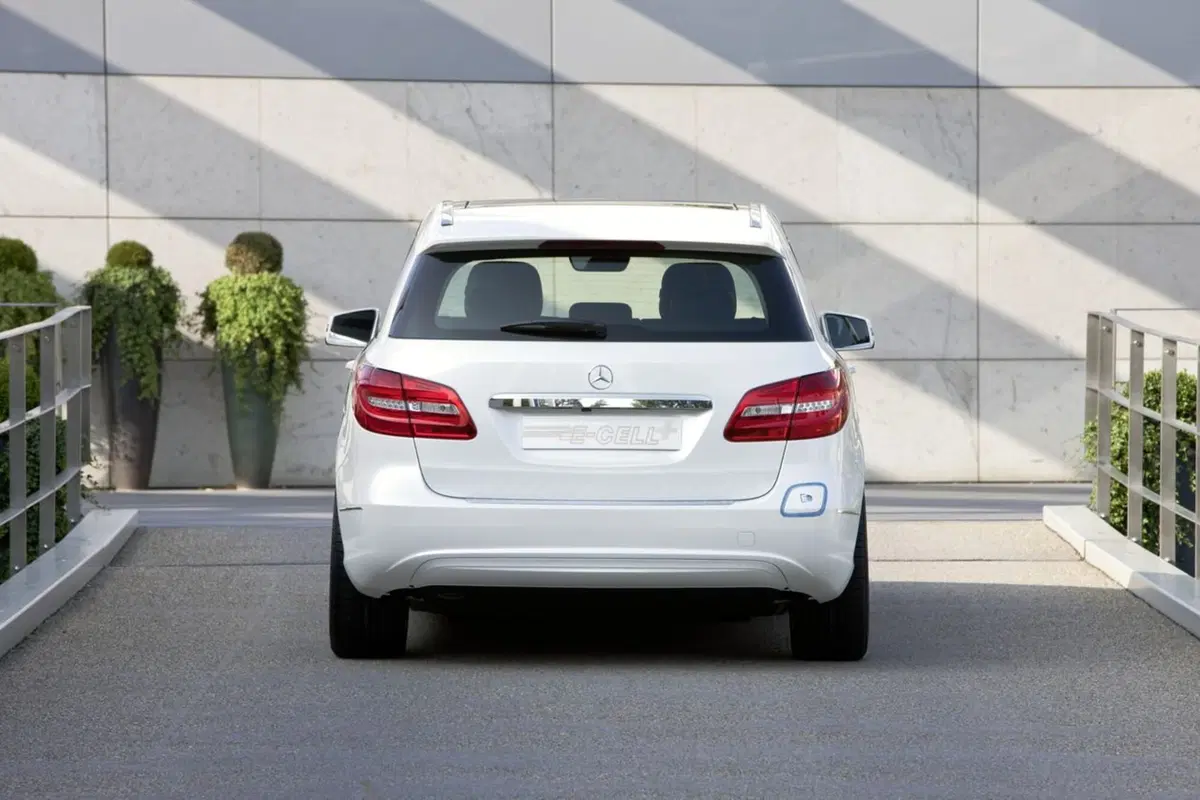Mercedes Classe B E-Cell Plus Concept (11)