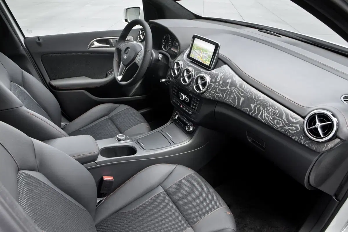 Mercedes Classe B E-Cell Plus Concept (16)