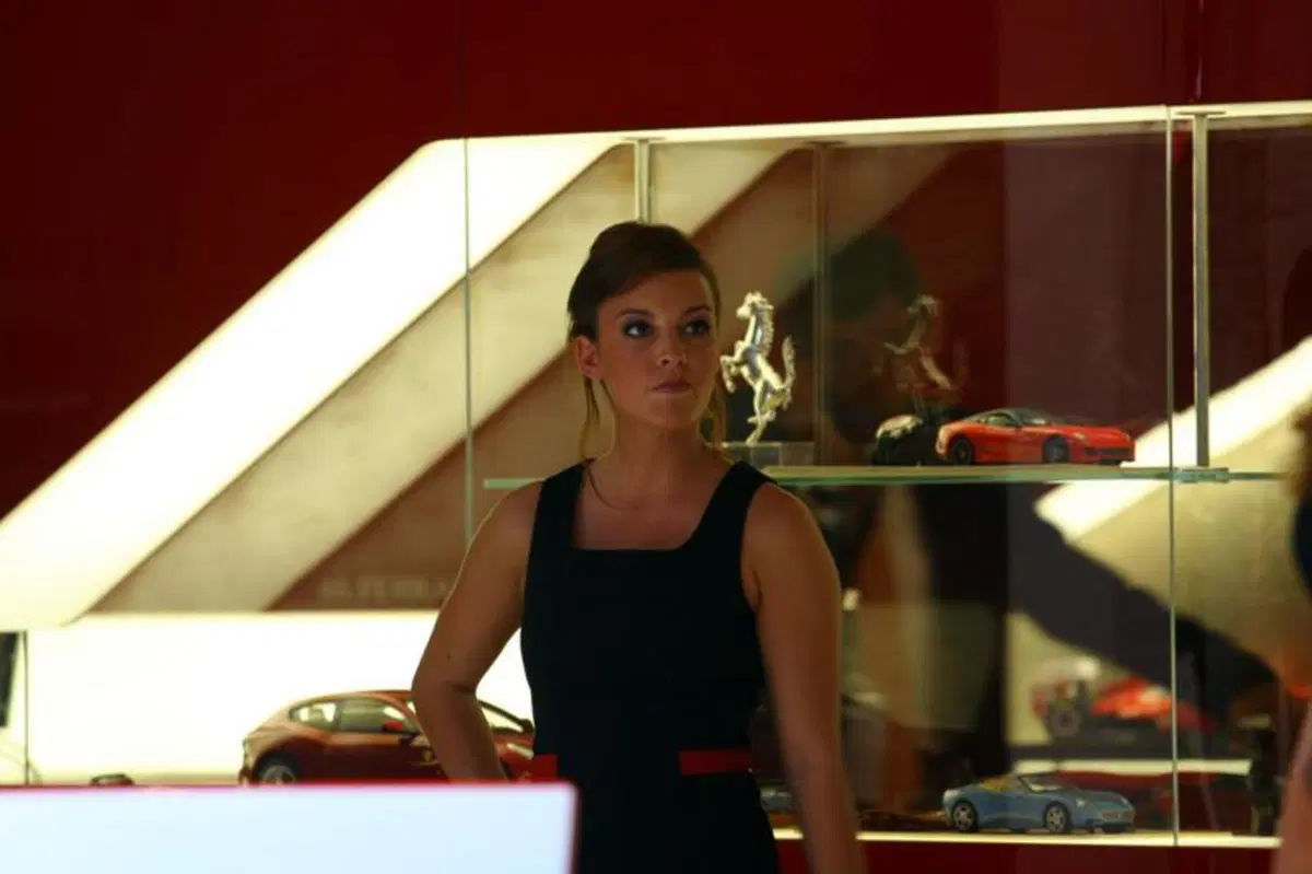 IAA 2011 live: le ragazze più belle dagli stand (32)