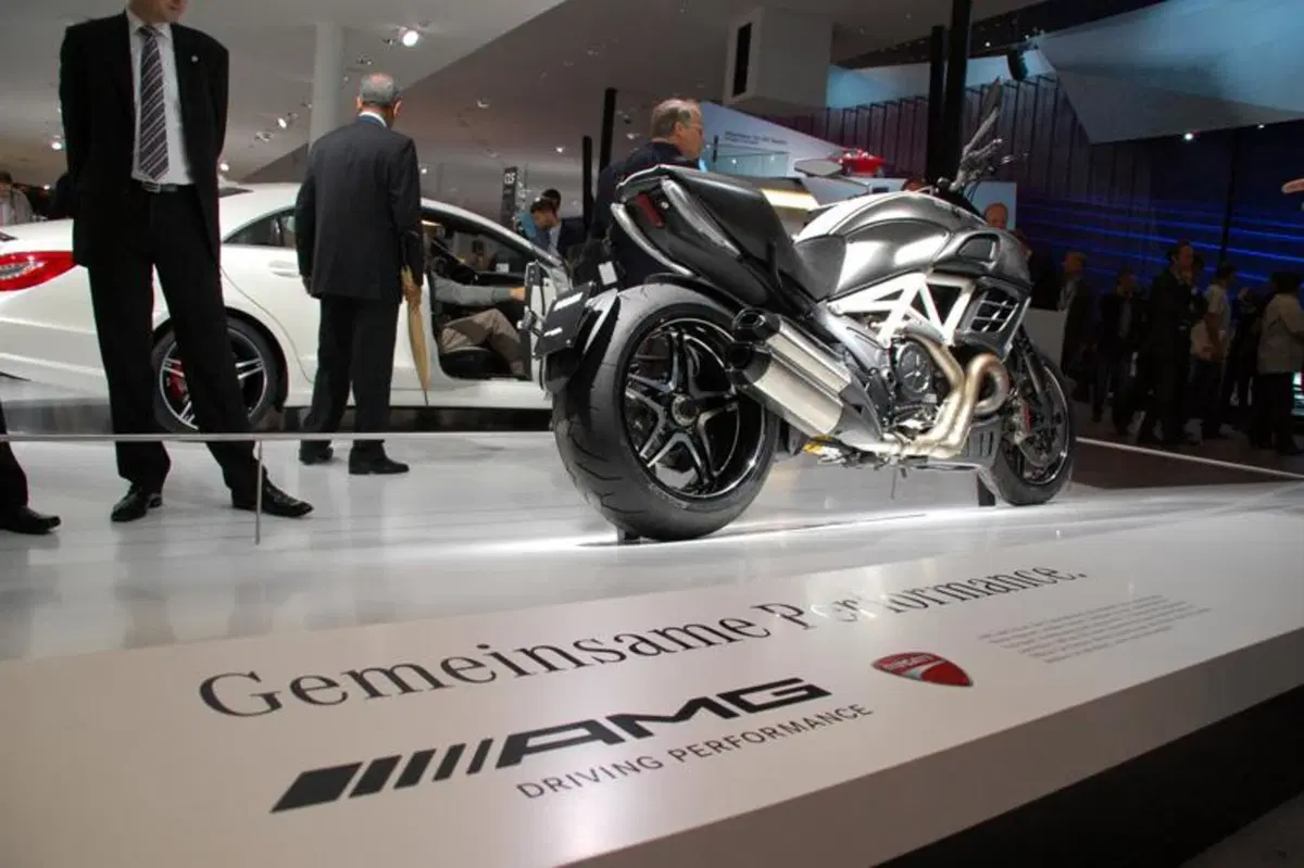 IAA 2011 live: Ducati Diavel AMG Special Edition (4)