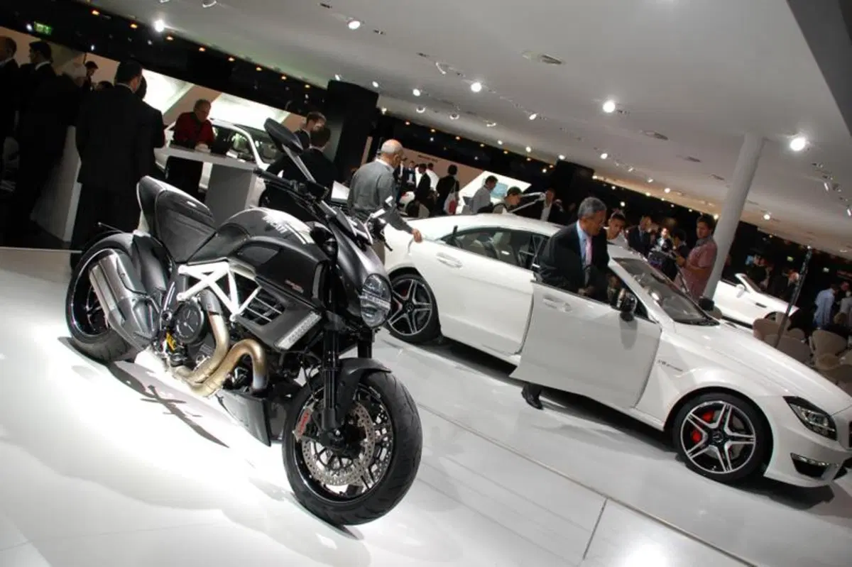 IAA 2011 live: Ducati Diavel AMG Special Edition (6)