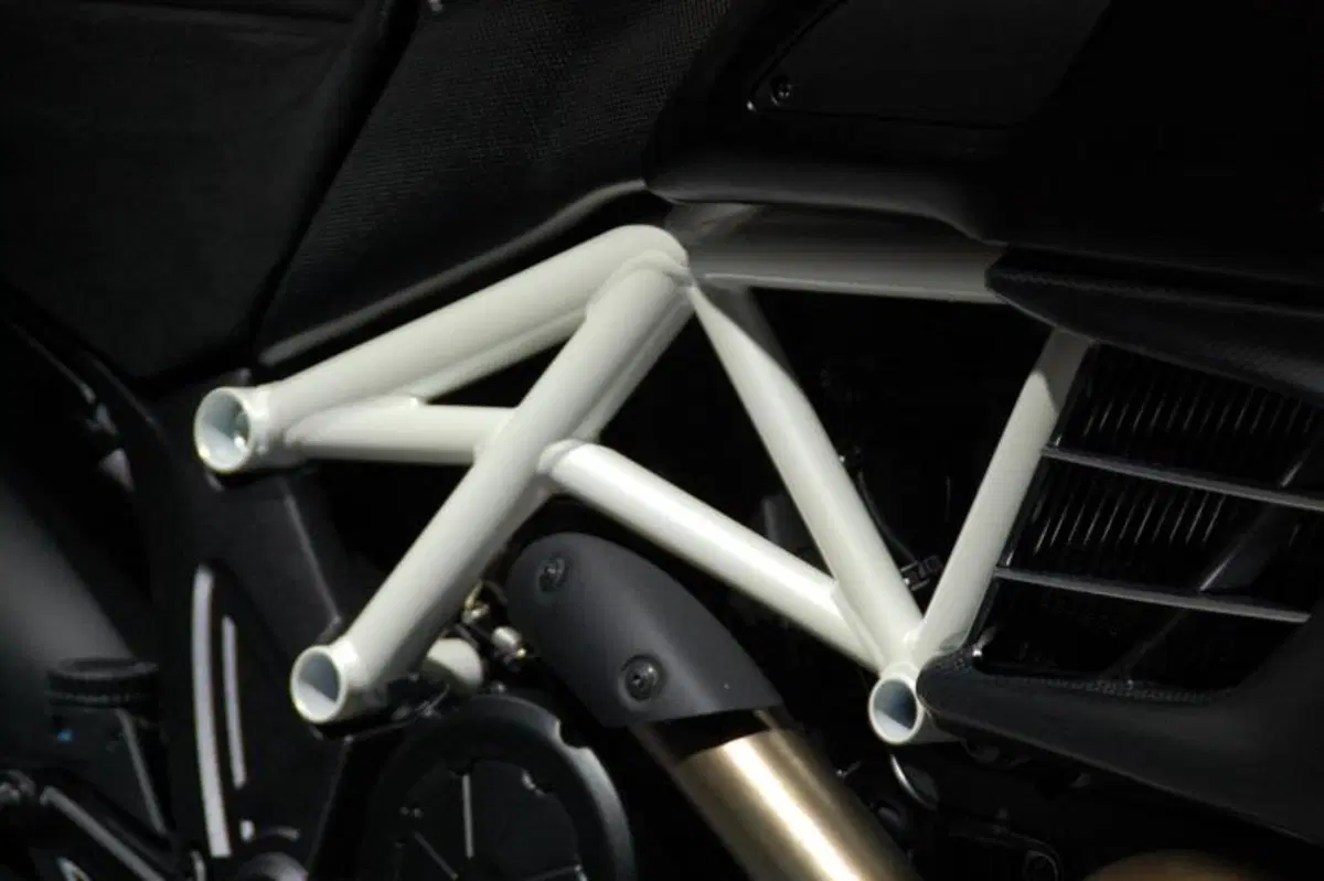 IAA 2011 live: Ducati Diavel AMG Special Edition (16)