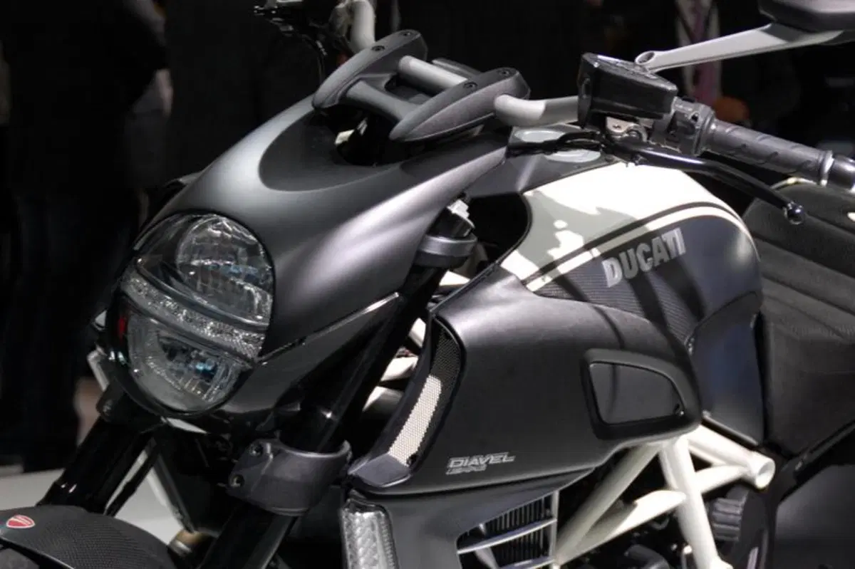 IAA 2011 live: Ducati Diavel AMG Special Edition (20)