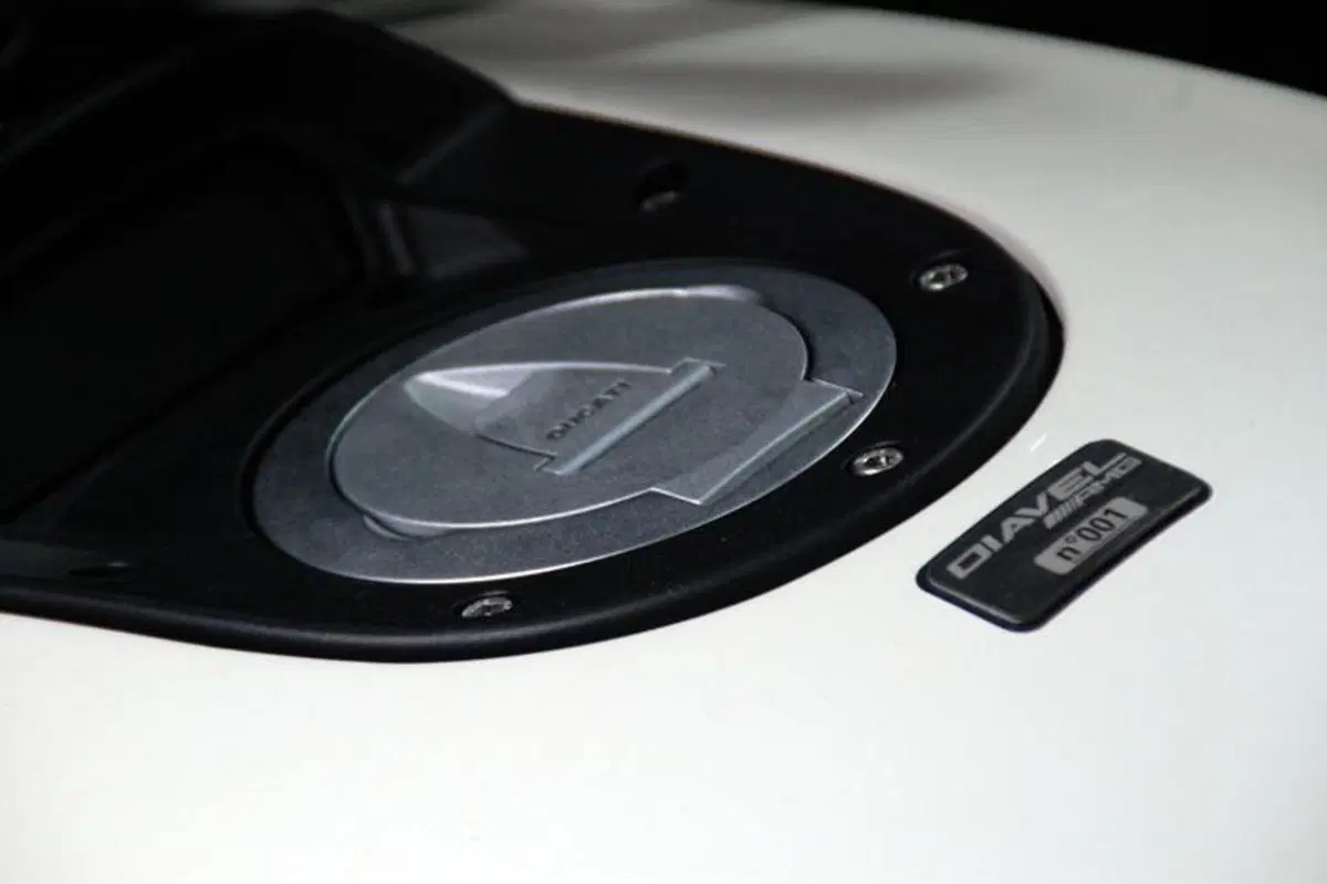 IAA 2011 live: Ducati Diavel AMG Special Edition (22)