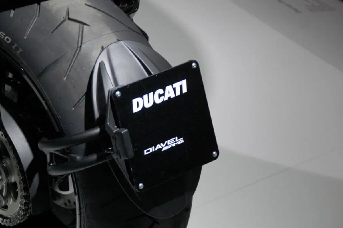 IAA 2011 live: Ducati Diavel AMG Special Edition (23)