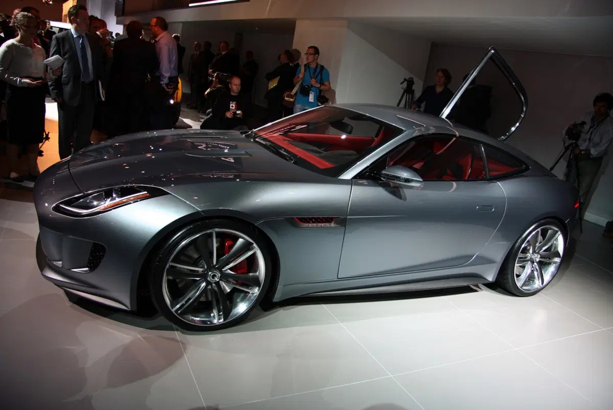 IAA 2011 live: Jaguar C-X16 (2)