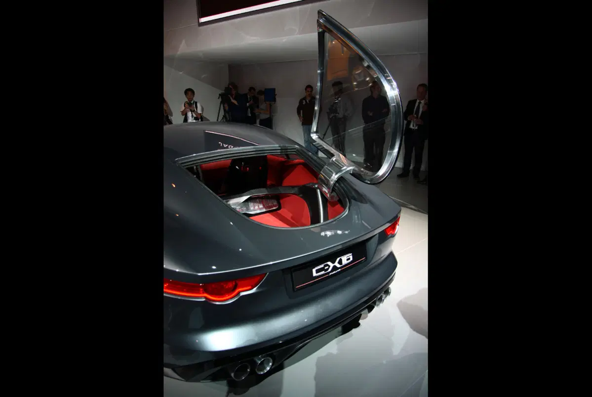 IAA 2011 live: Jaguar C-X16 (14)