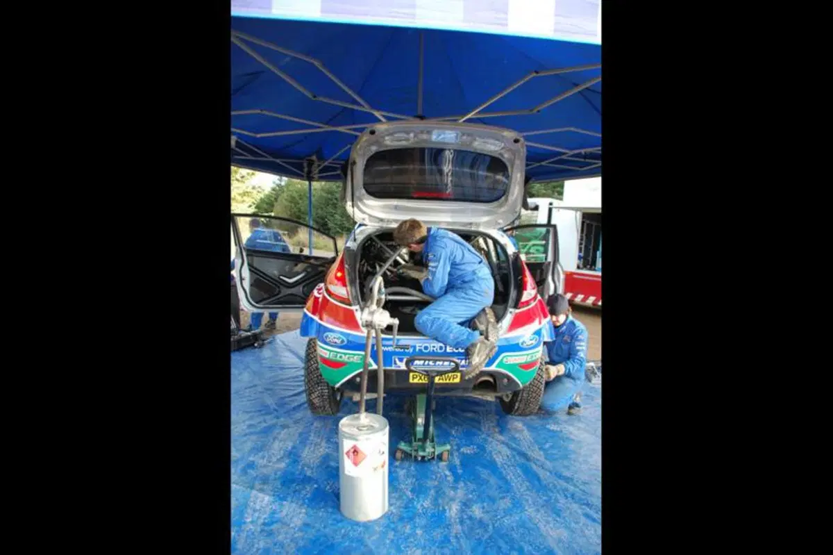 Con Mikko Hirvonen sulla Ford Fiesta WRC 2011 (41)