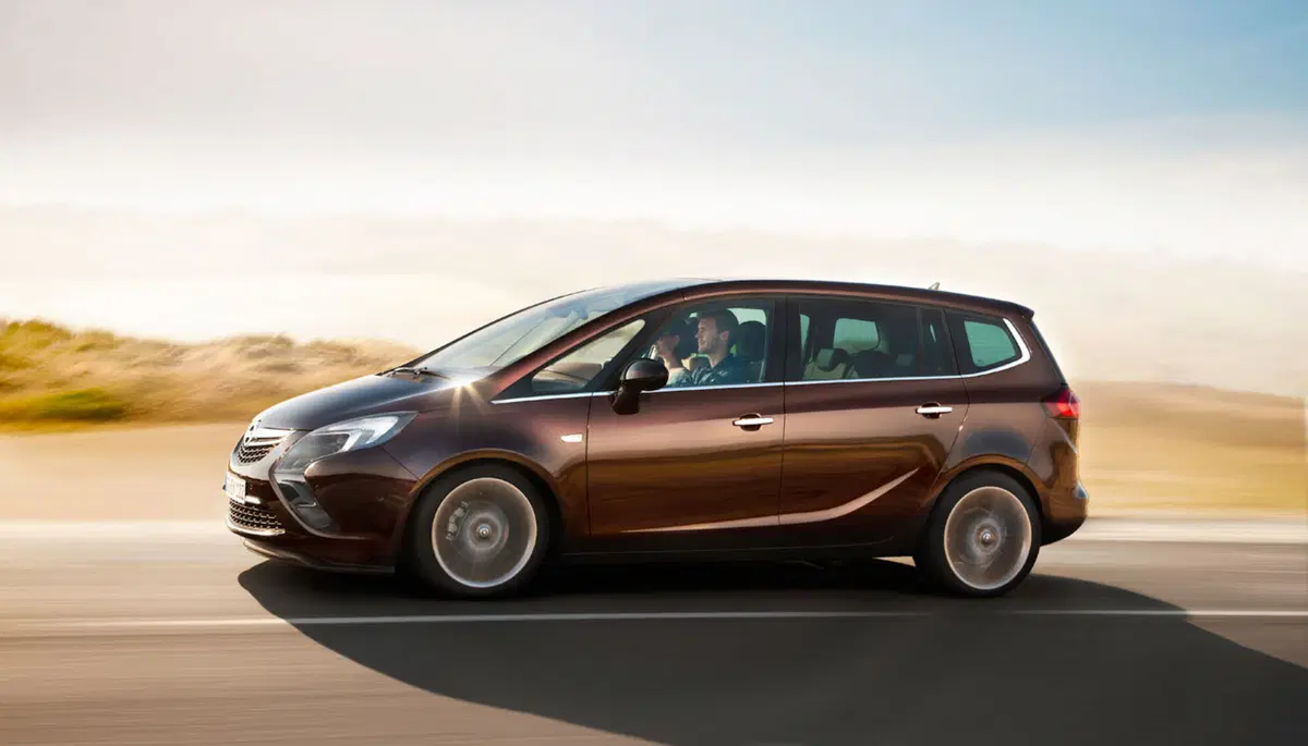 Opel: nuova Zafira Tourer (2)