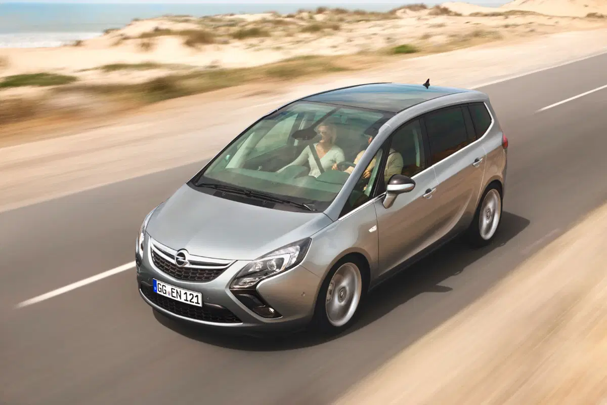 Opel: nuova Zafira Tourer (6)