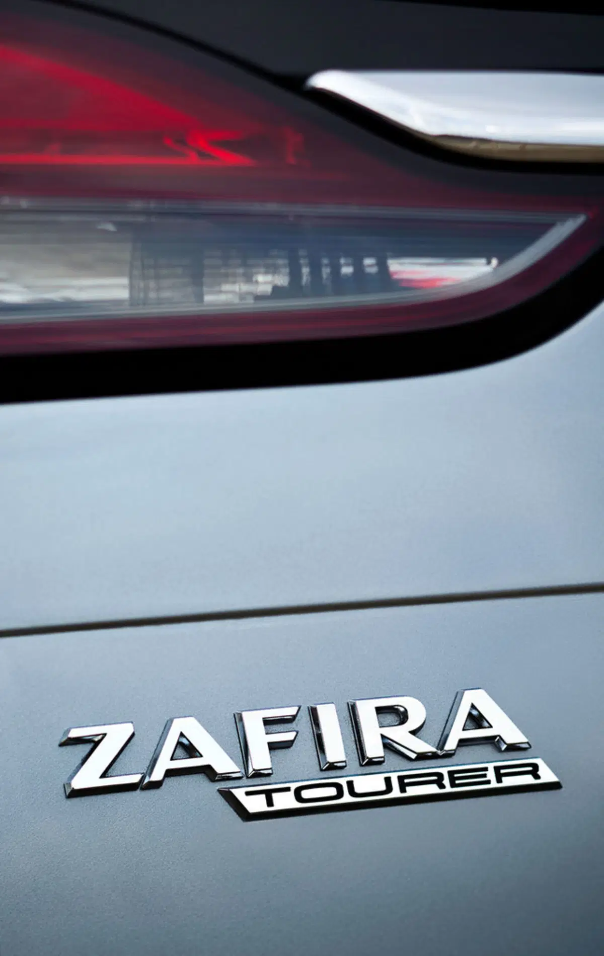 Opel: nuova Zafira Tourer (12)