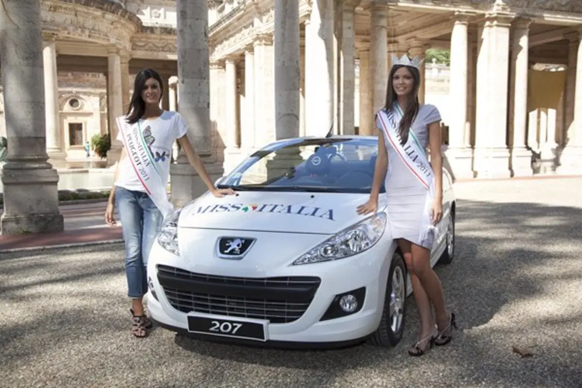 Peugeot: Stefania Bivone e Sophia Sergio vincono anche la 207 cc (2)