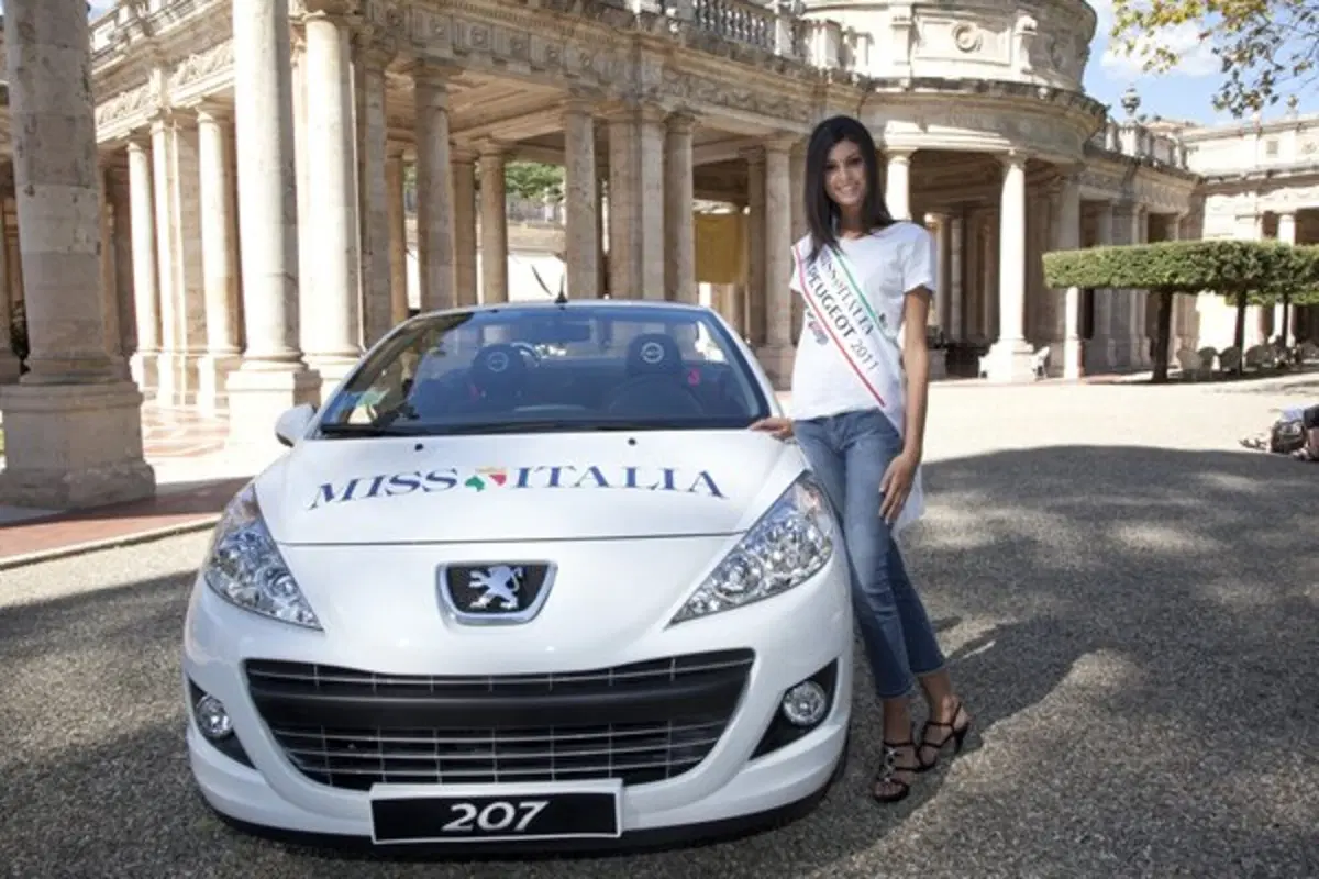 Peugeot: Stefania Bivone e Sophia Sergio vincono anche la 207 cc (4)