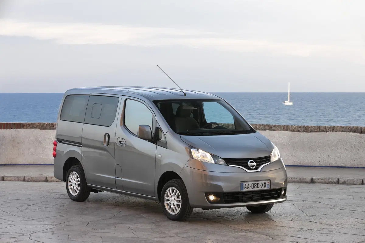 Nissan Evalia (9)