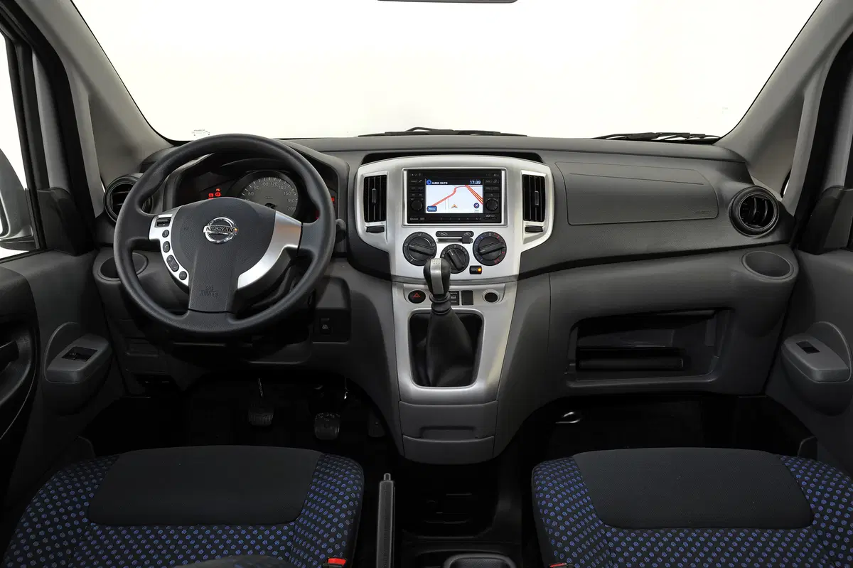 Nissan Evalia (16)